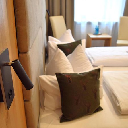 Hotel Zum Braeu Kinding Bagian luar foto