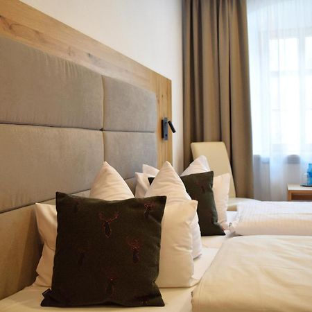 Hotel Zum Braeu Kinding Bagian luar foto