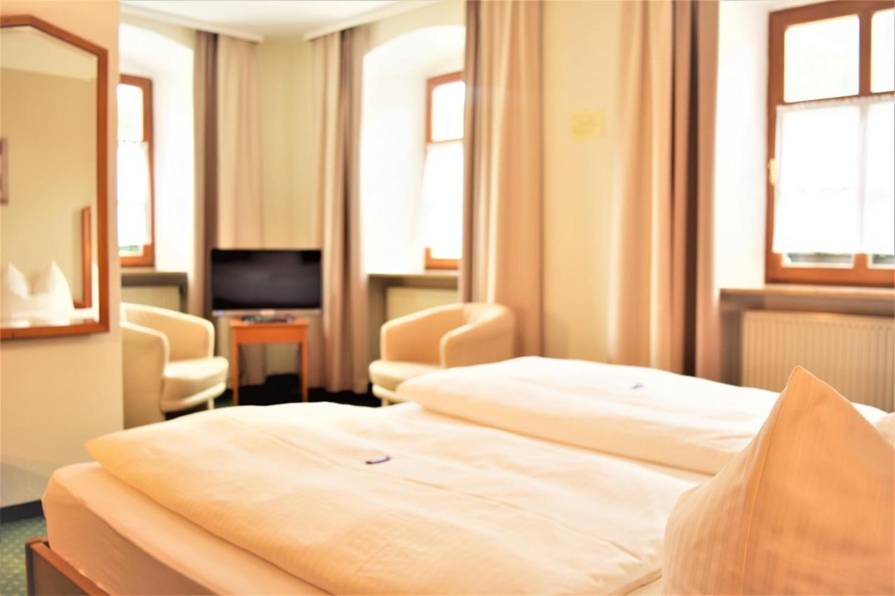 Hotel Zum Braeu Kinding Bagian luar foto