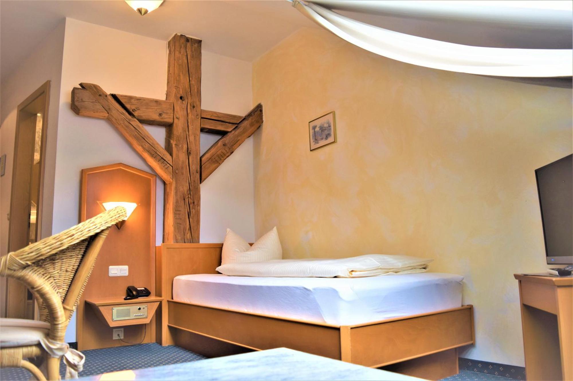 Hotel Zum Braeu Kinding Bagian luar foto