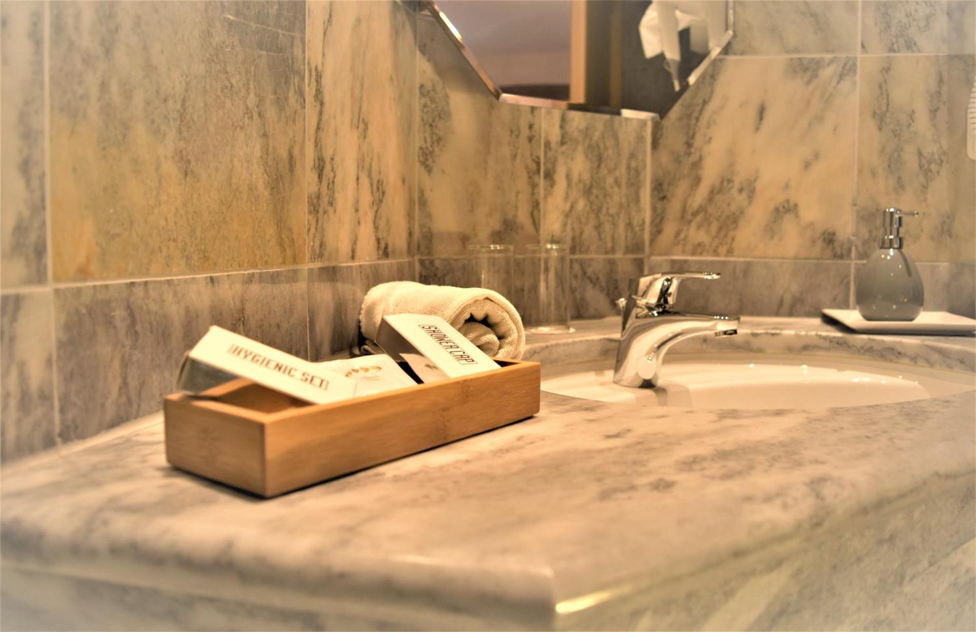Hotel Zum Braeu Kinding Bagian luar foto