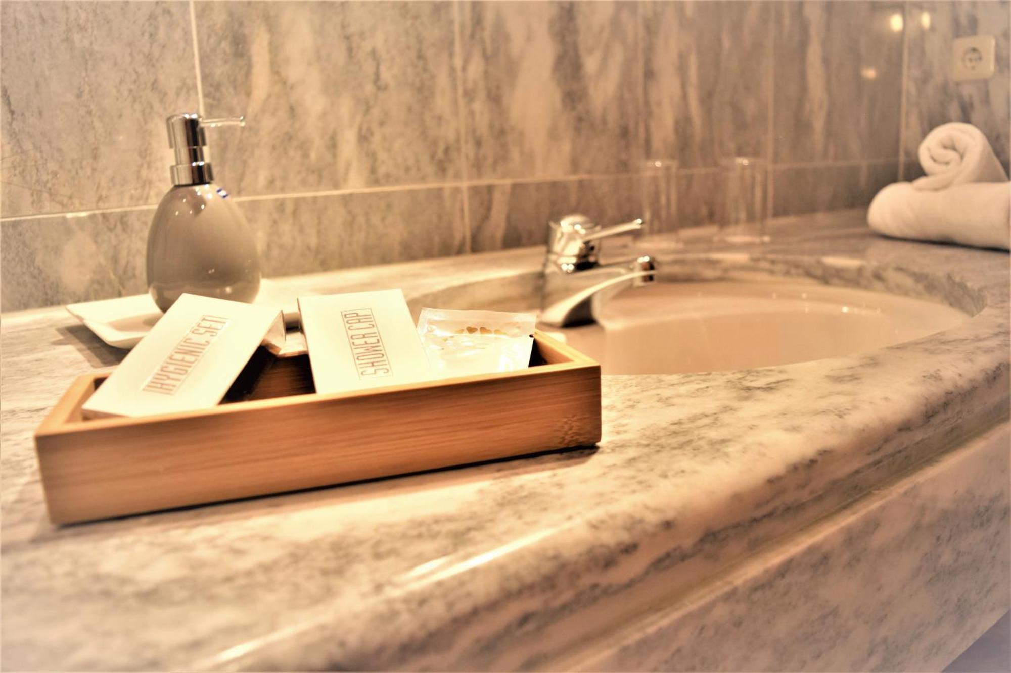 Hotel Zum Braeu Kinding Bagian luar foto