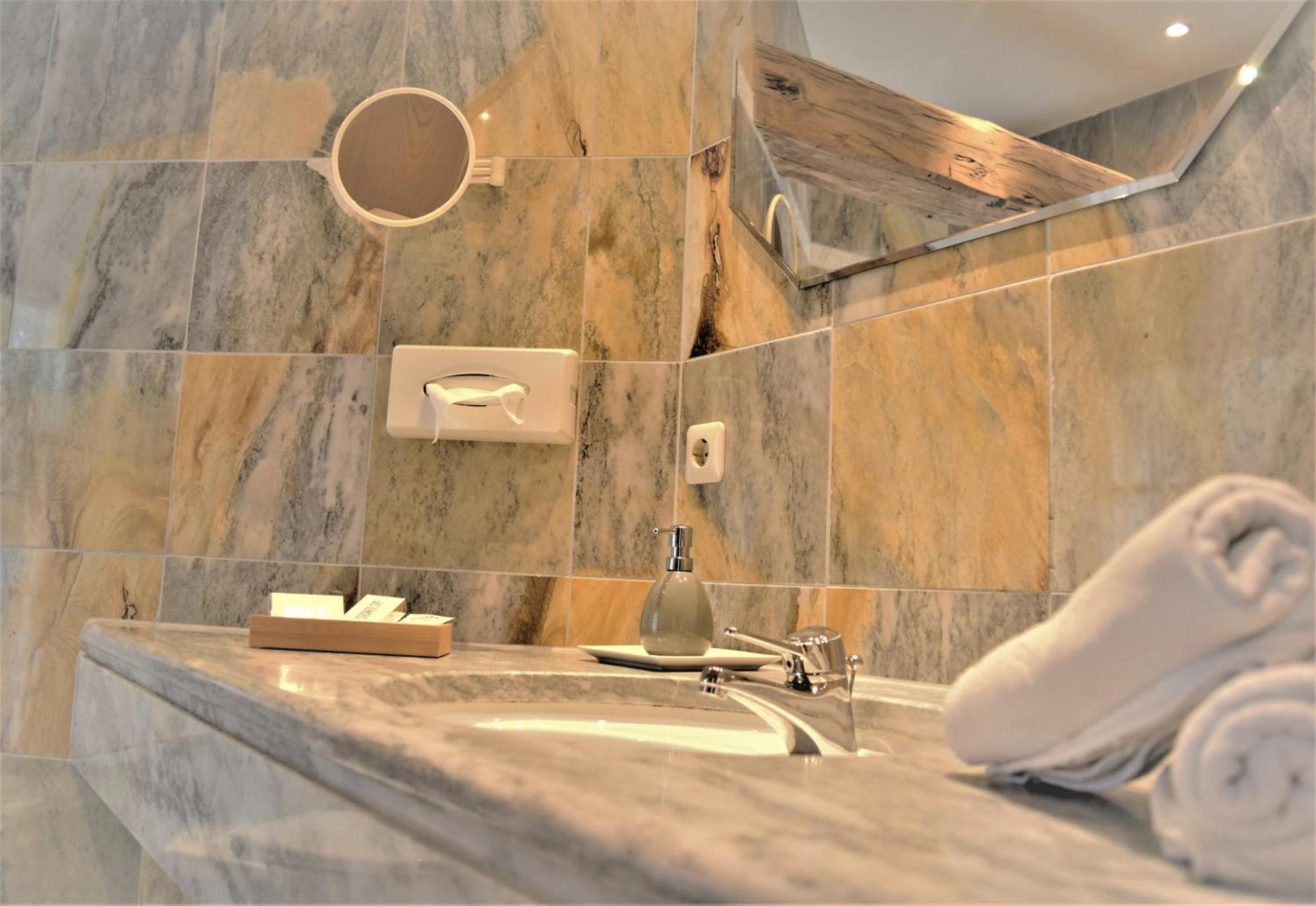 Hotel Zum Braeu Kinding Bagian luar foto