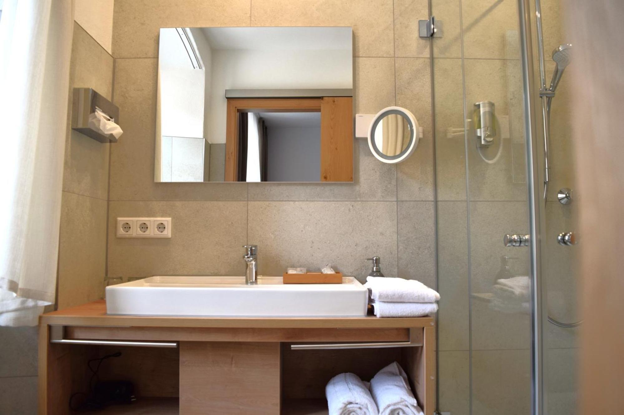 Hotel Zum Braeu Kinding Bagian luar foto