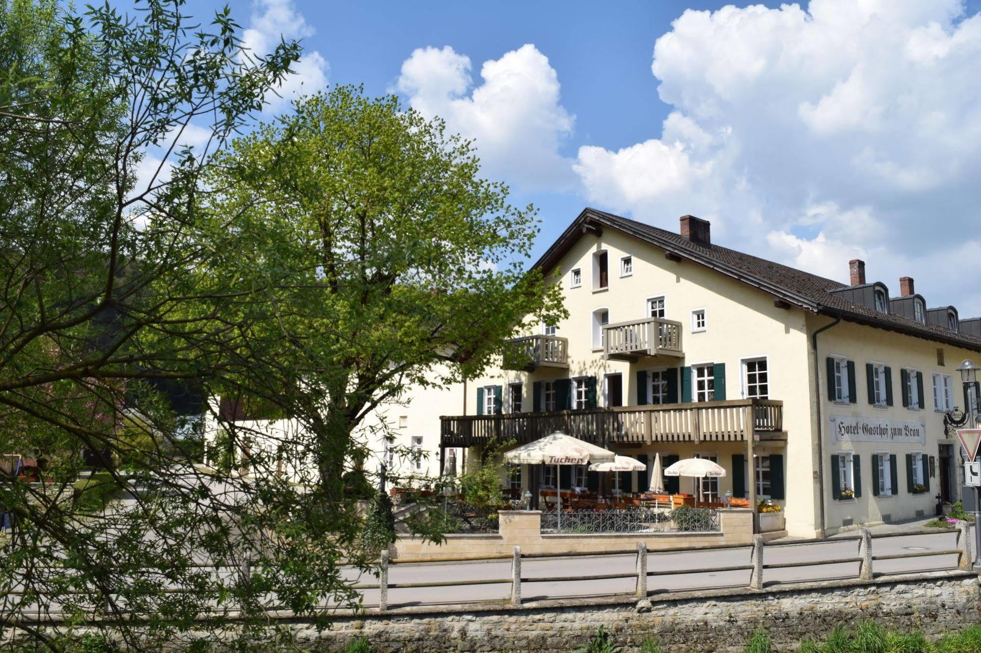 Hotel Zum Braeu Kinding Bagian luar foto