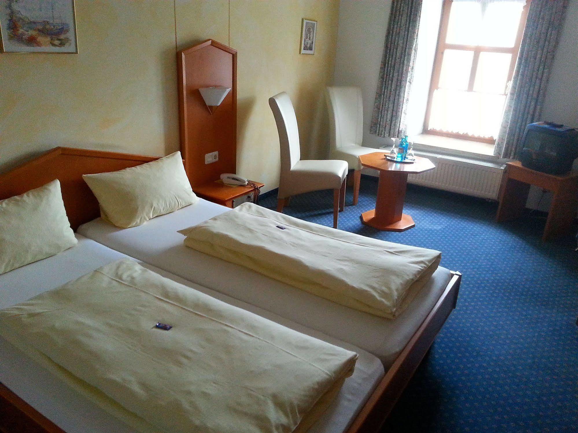 Hotel Zum Braeu Kinding Bagian luar foto