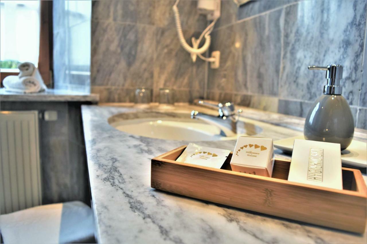 Hotel Zum Braeu Kinding Bagian luar foto