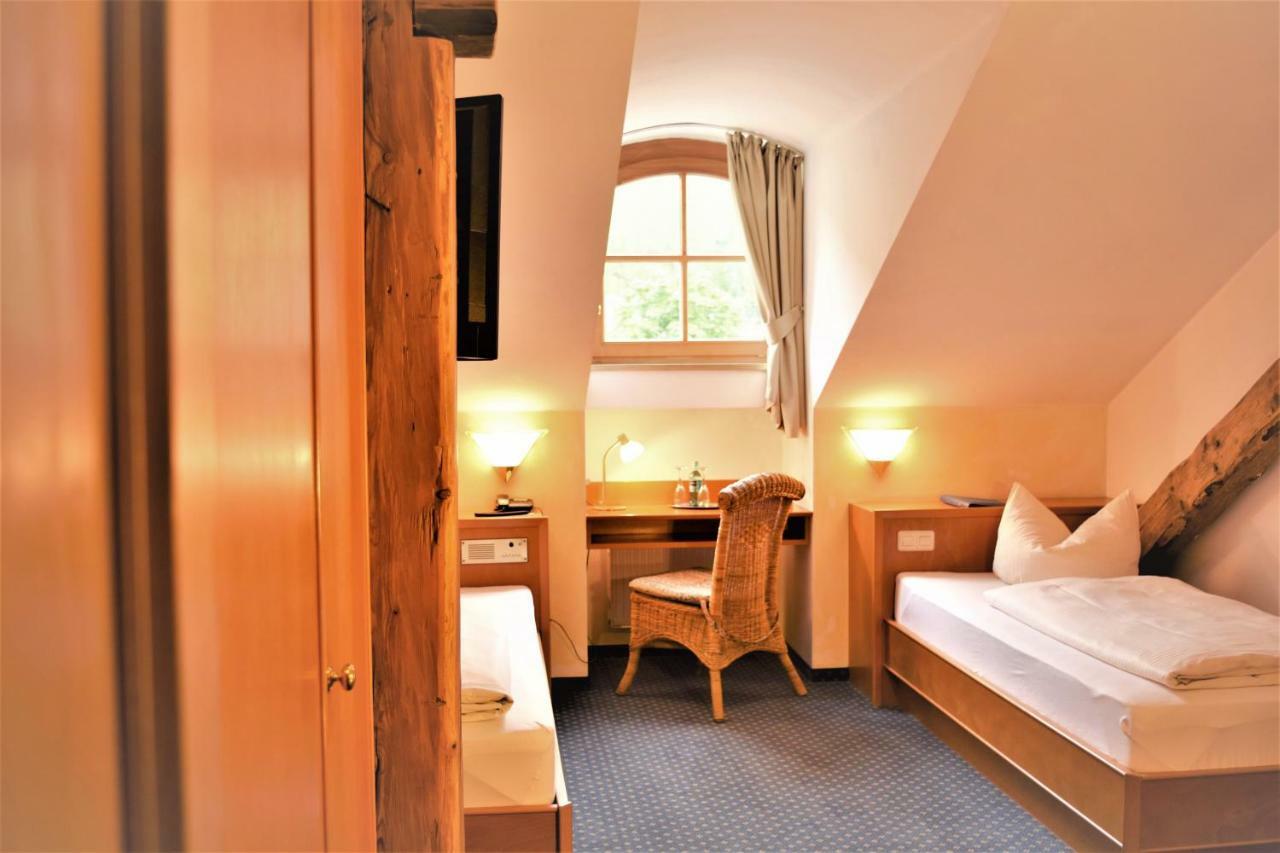 Hotel Zum Braeu Kinding Bagian luar foto