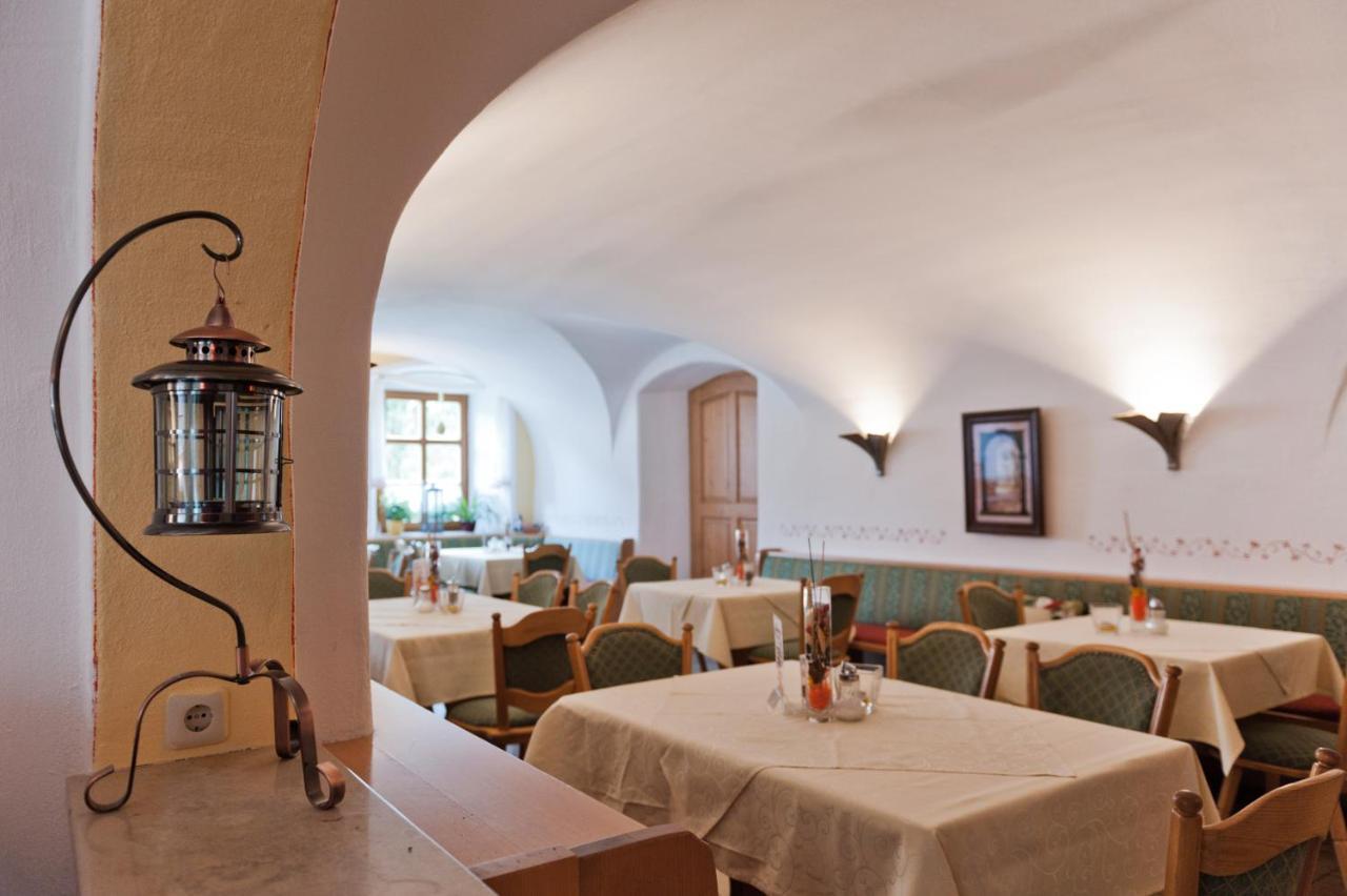 Hotel Zum Braeu Kinding Bagian luar foto